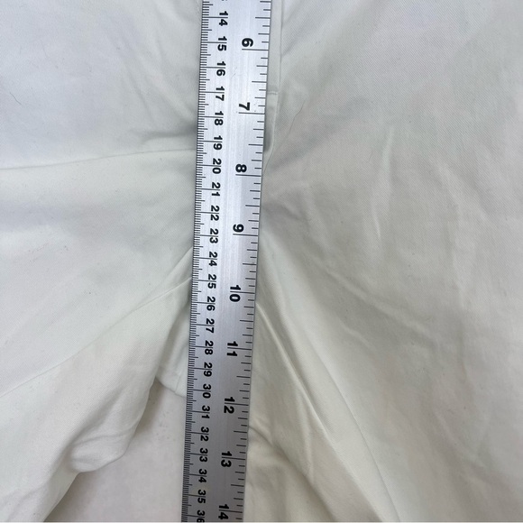 Tommy Hilfiger white flat front shorts women’s size 16 - Picture 5 of 7